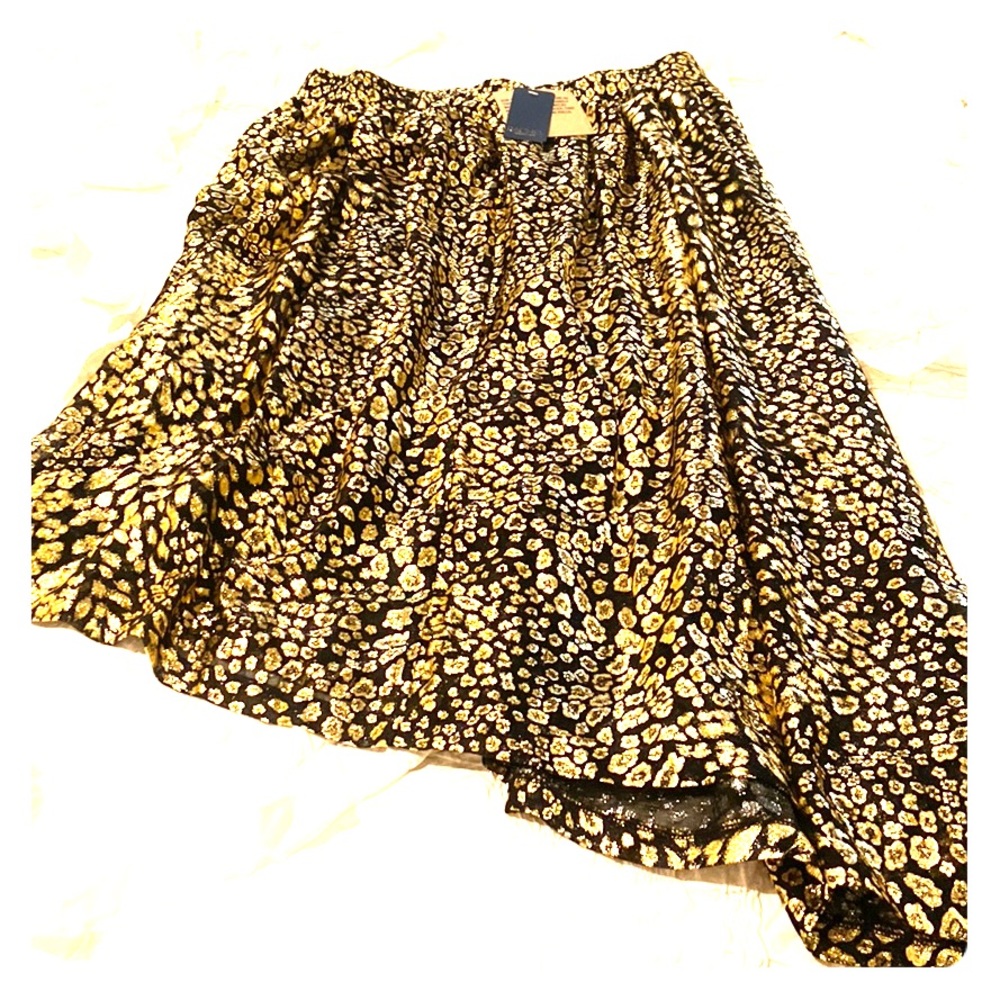 A symmetrical Rachel Roy skirt (new with tags)